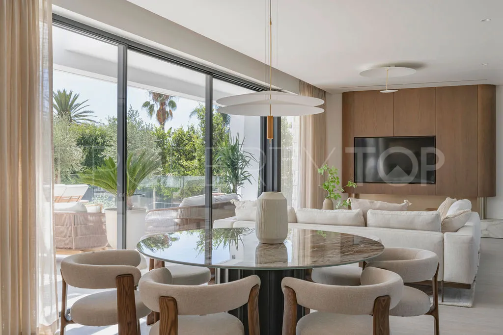 Se vende villa en Marbesa con 4 dormitorios