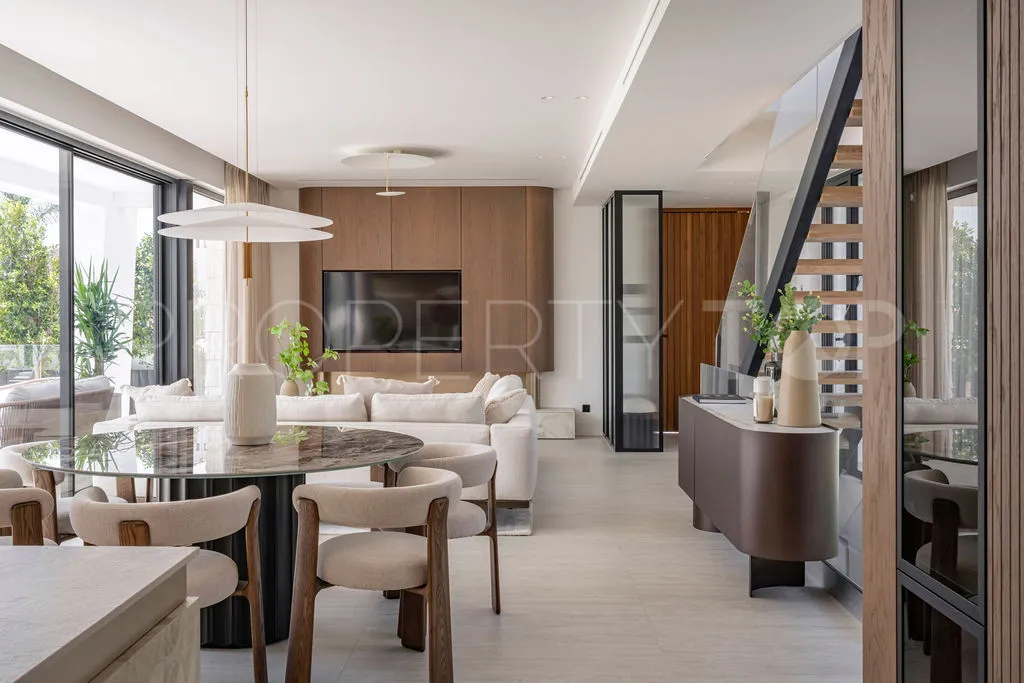 Se vende villa en Marbesa con 4 dormitorios