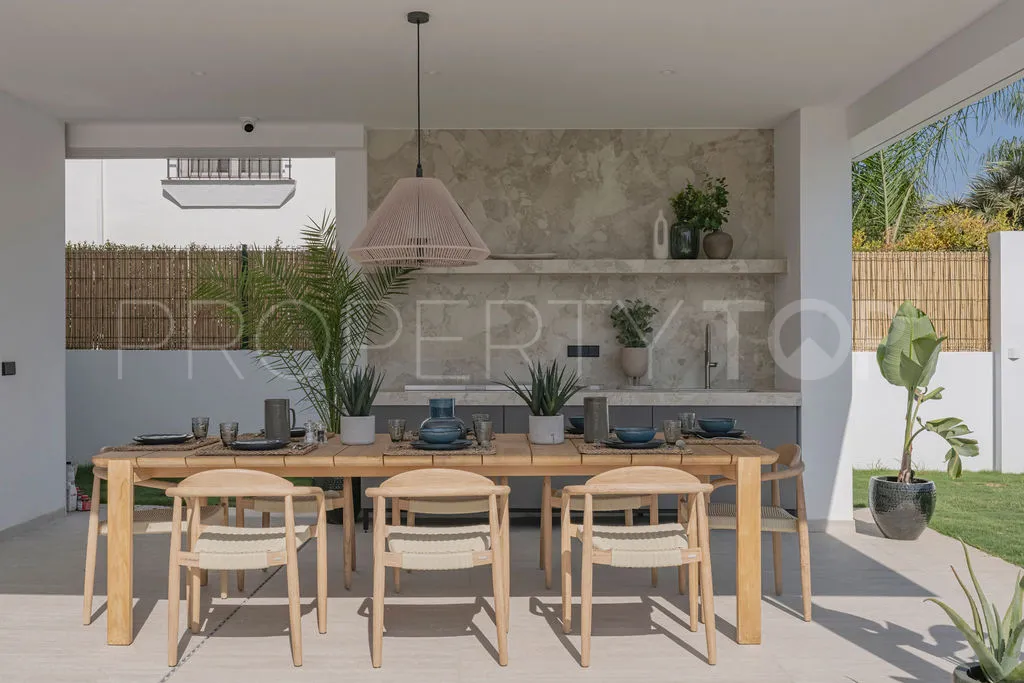 Se vende villa en Marbesa con 4 dormitorios