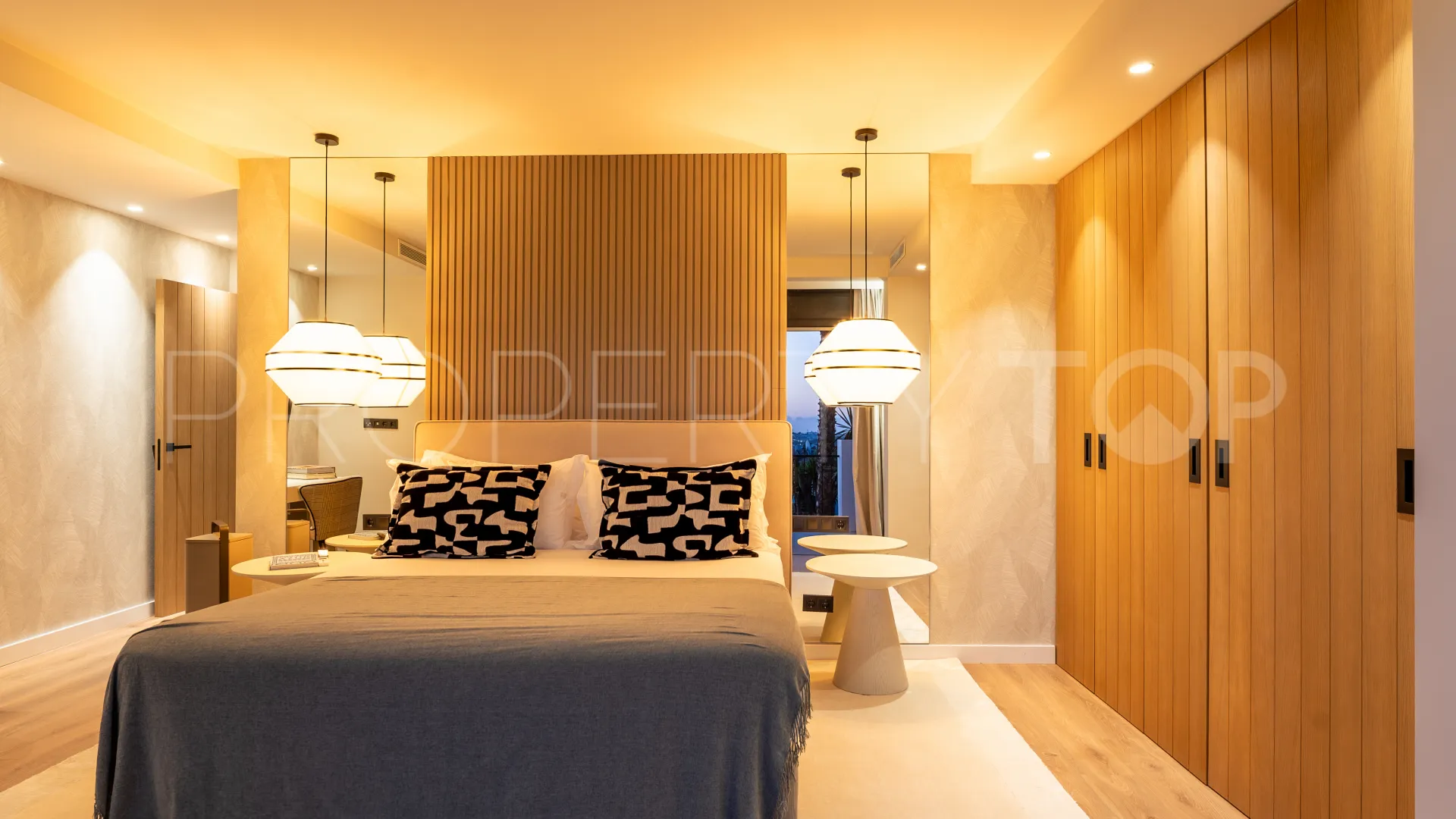 For sale Nueva Andalucia villa