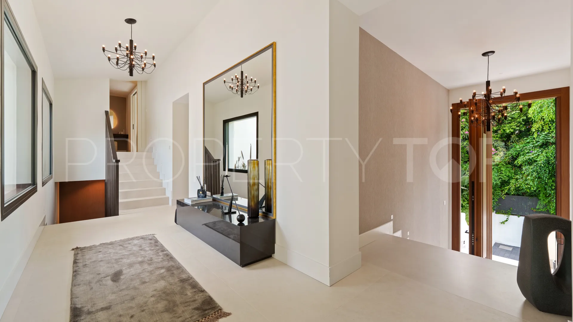 For sale villa in Las Brisas with 5 bedrooms
