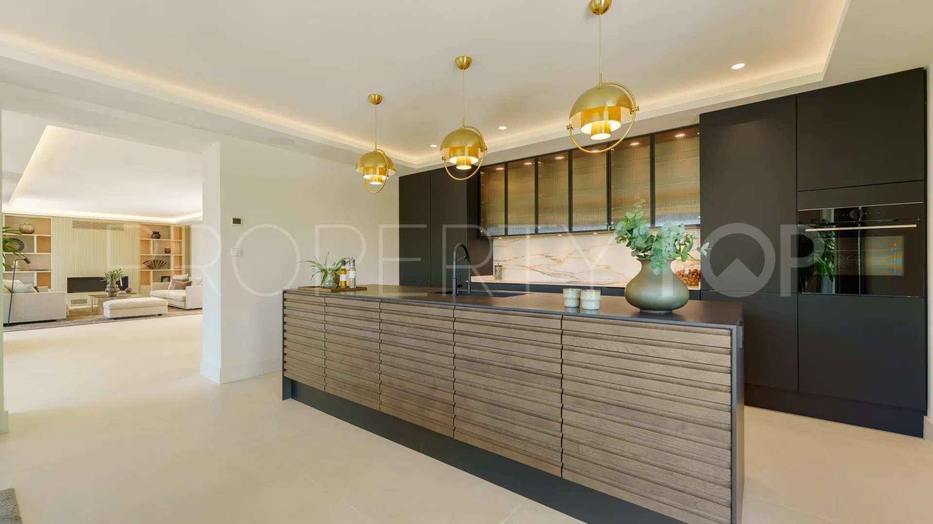 For sale villa in Las Brisas with 5 bedrooms