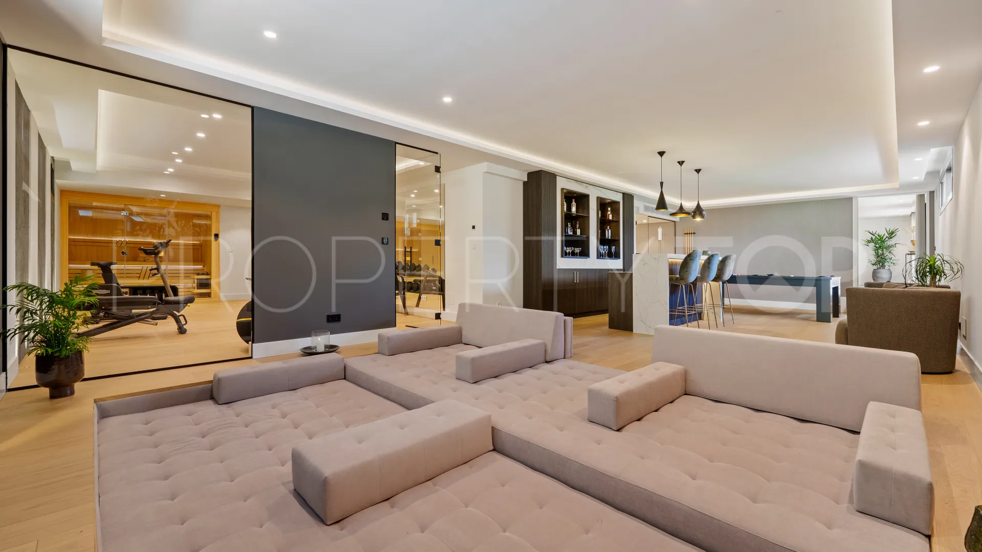 For sale villa in Las Brisas with 5 bedrooms