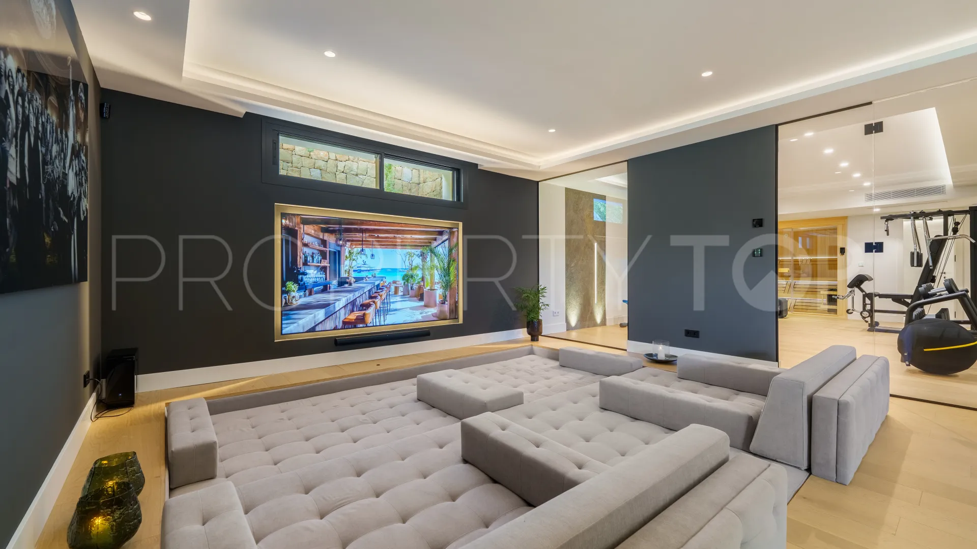 For sale villa in Las Brisas with 5 bedrooms