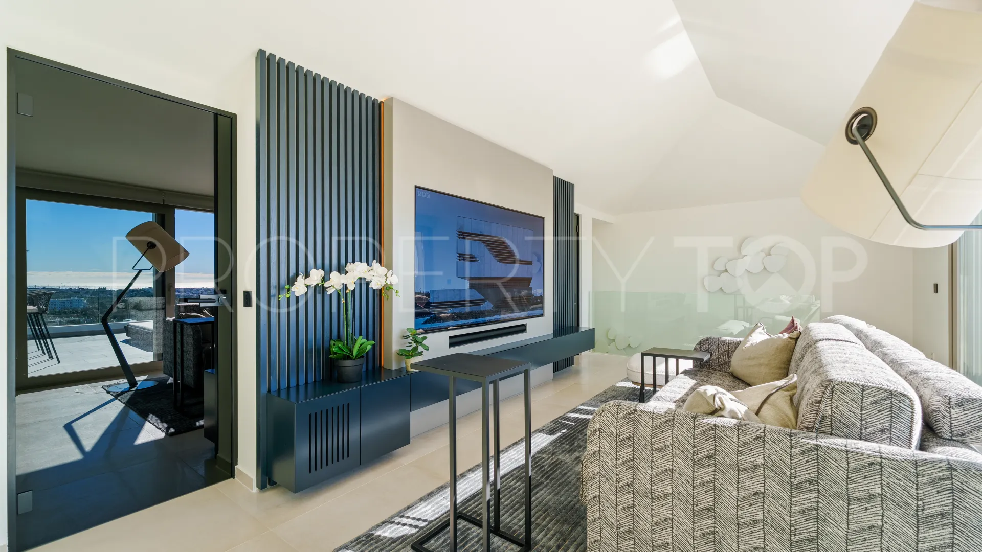 9 Lions Residences 3 bedrooms penthouse for sale