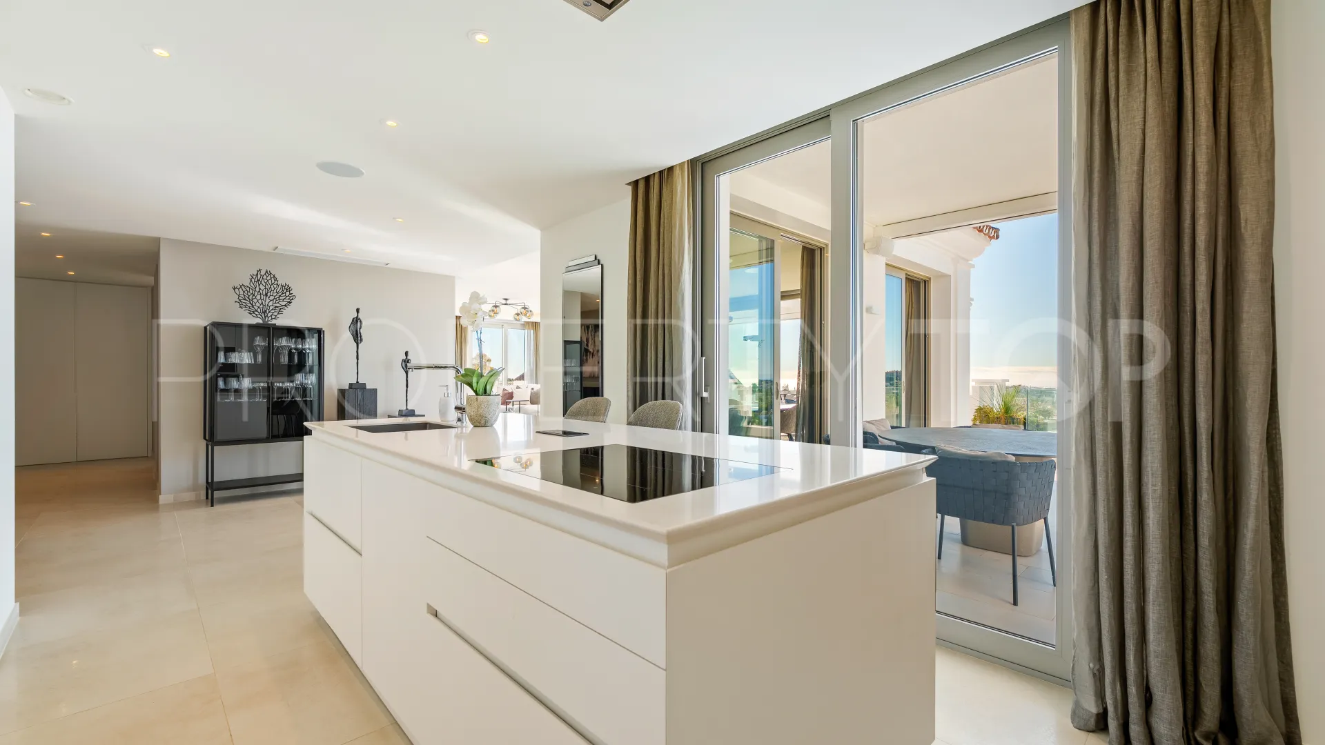 9 Lions Residences 3 bedrooms penthouse for sale