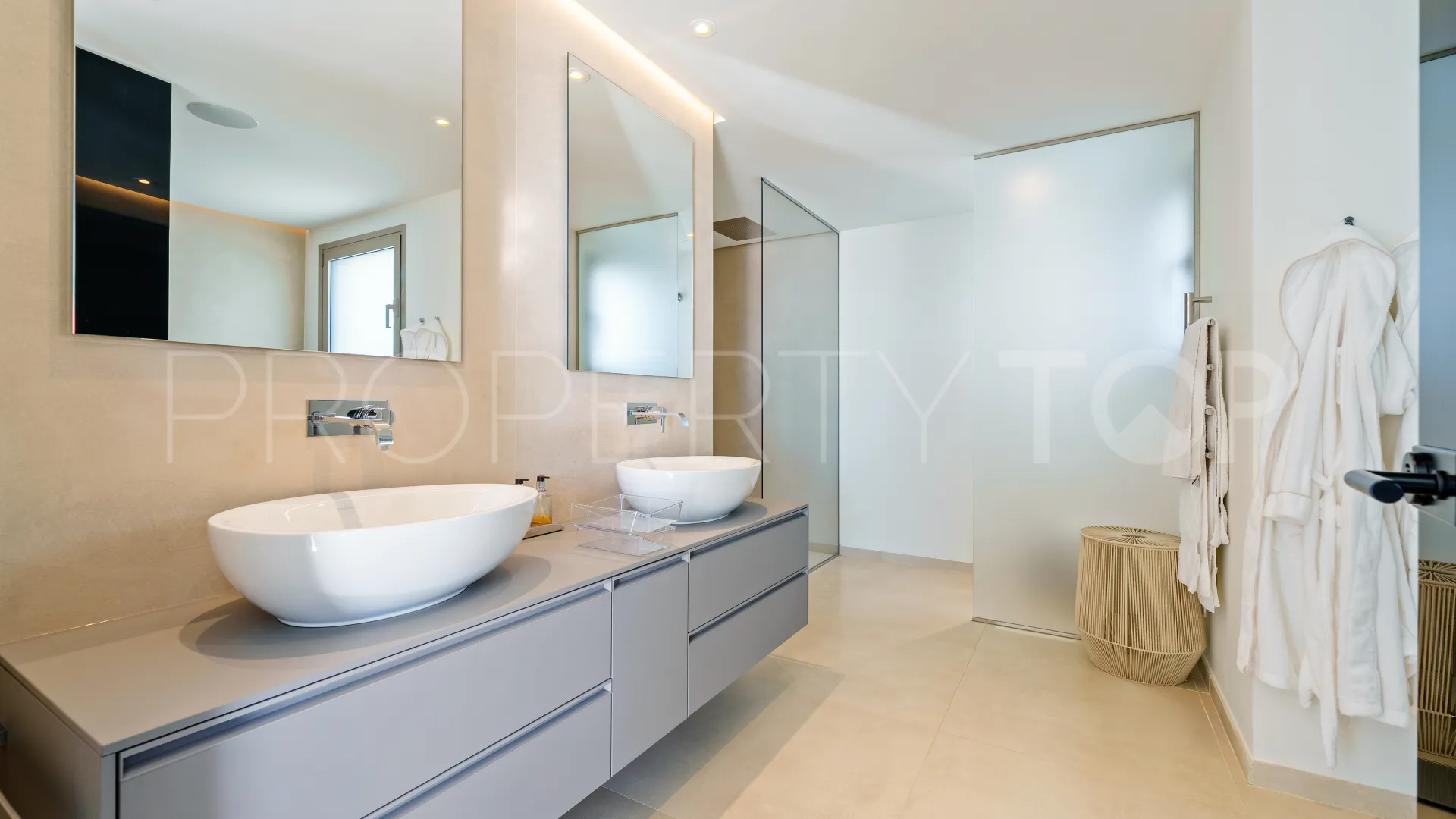 9 Lions Residences 3 bedrooms penthouse for sale