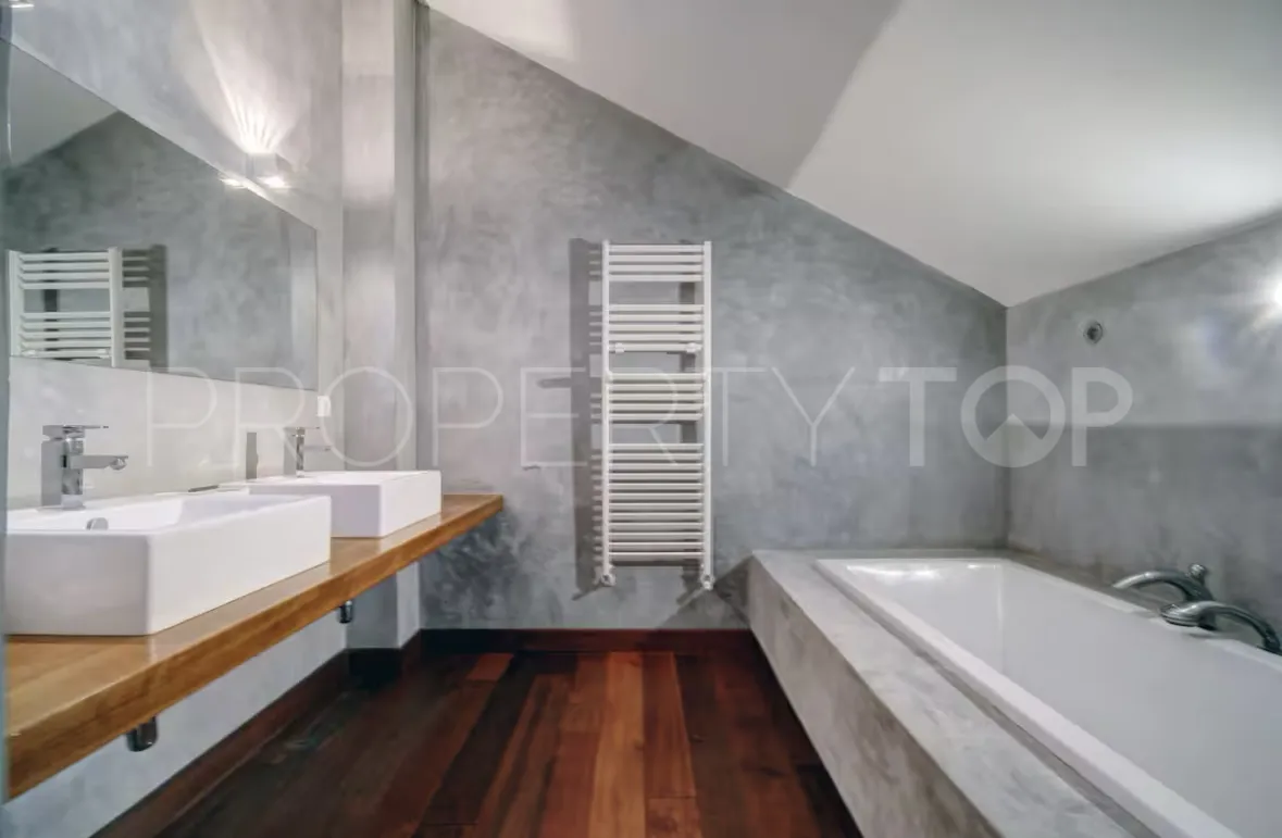6 bedrooms villa for sale in Manilva