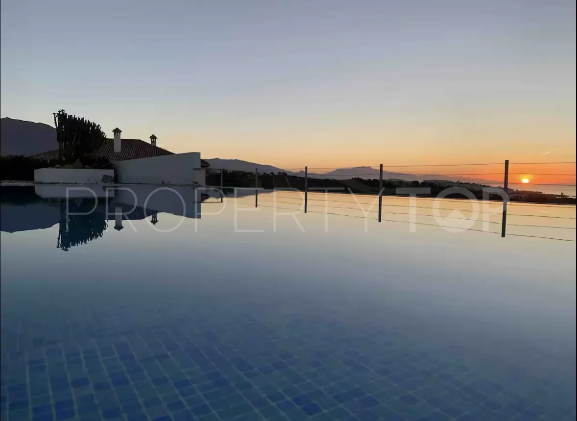 6 bedrooms villa for sale in Manilva