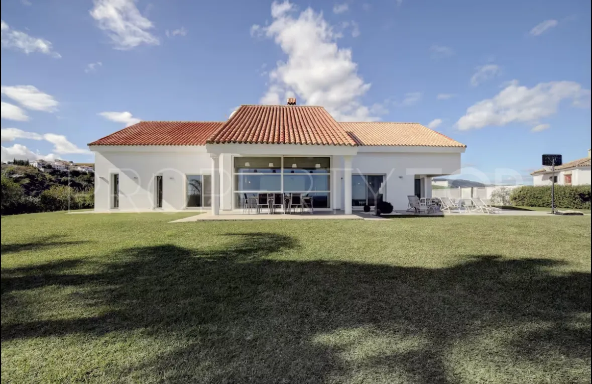6 bedrooms villa for sale in Manilva