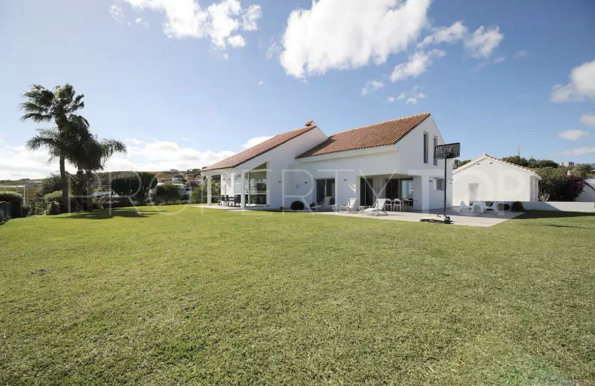 6 bedrooms villa for sale in Manilva