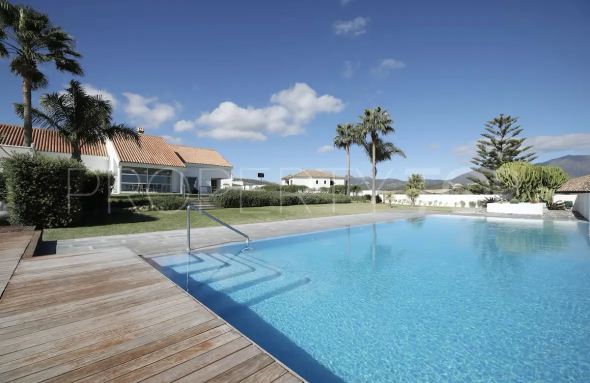 6 bedrooms villa for sale in Manilva