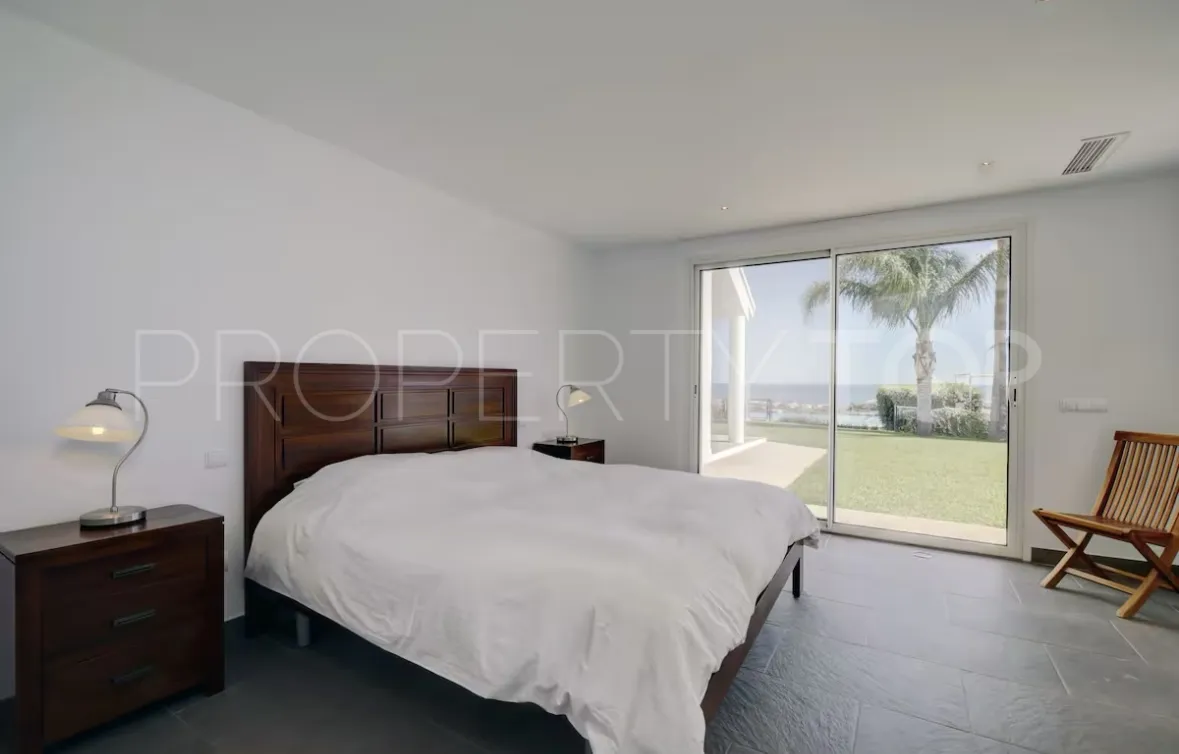 6 bedrooms villa for sale in Manilva