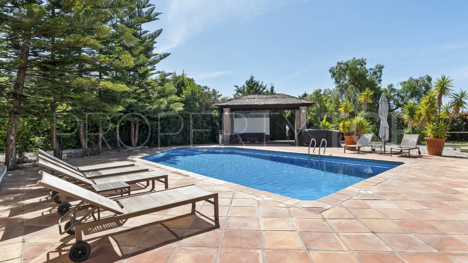 Comprar villa en Puerto del Almendro con 5 dormitorios