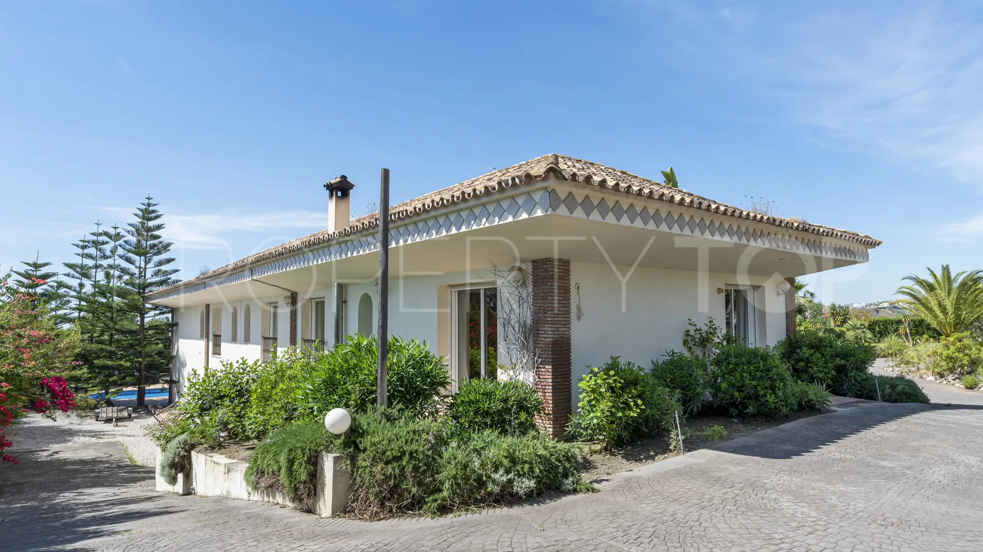 Comprar villa en Puerto del Almendro con 5 dormitorios