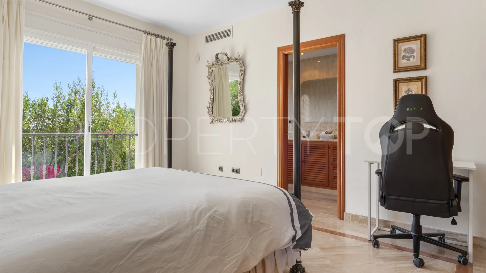 Comprar villa en Puerto del Almendro con 5 dormitorios