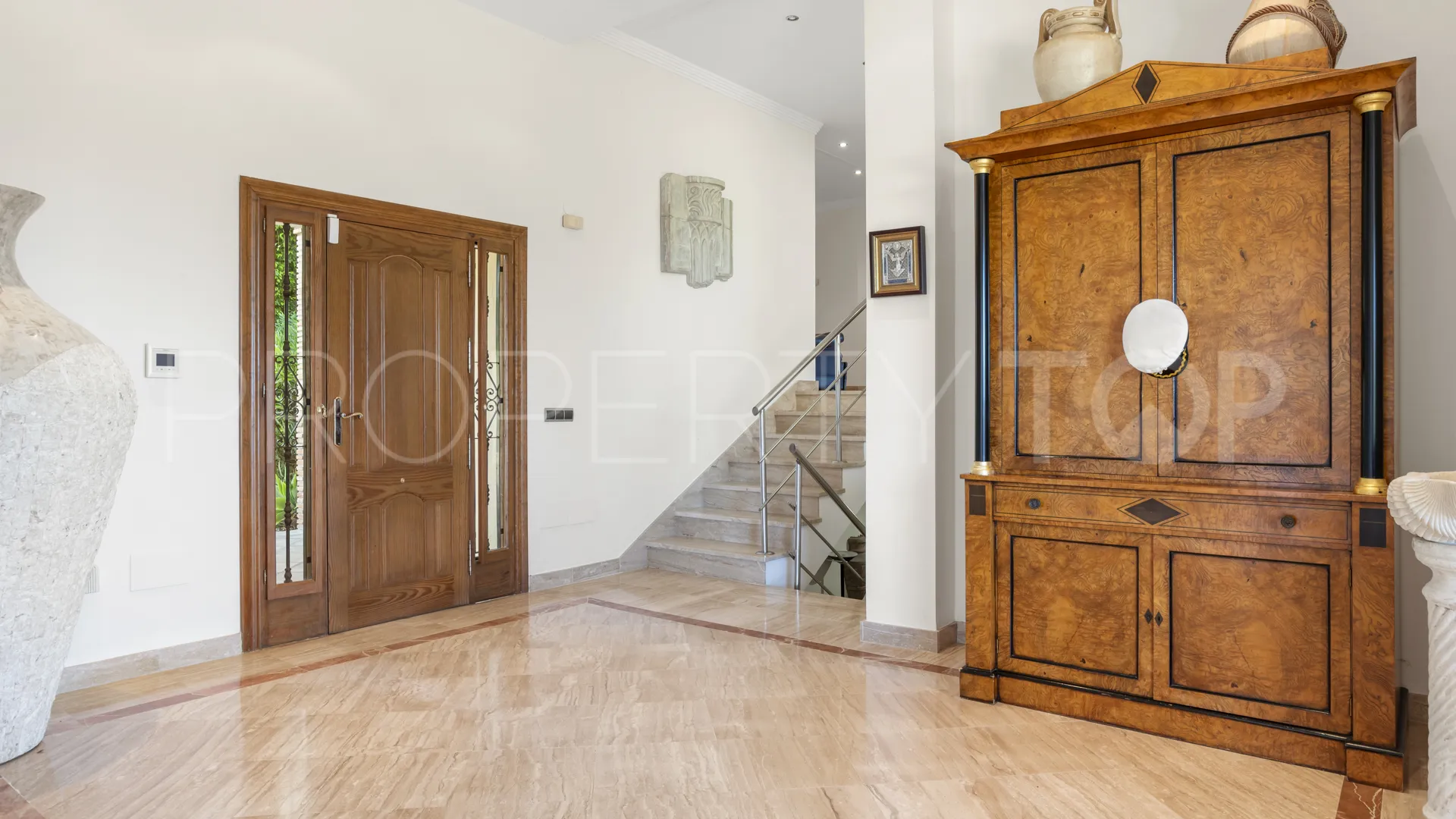 Comprar villa en Puerto del Almendro con 5 dormitorios