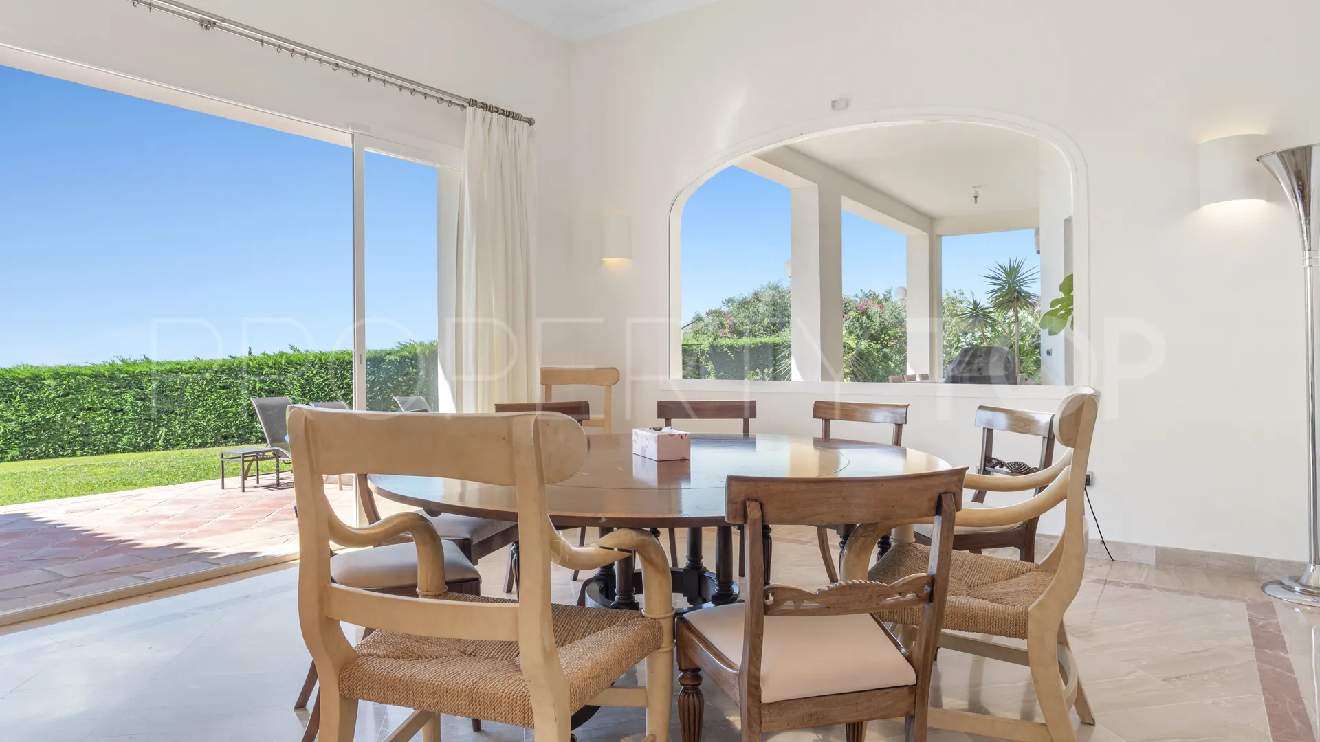Comprar villa en Puerto del Almendro con 5 dormitorios