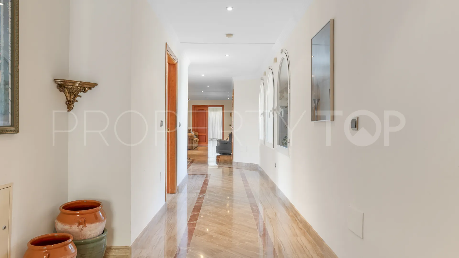Comprar villa en Puerto del Almendro con 5 dormitorios