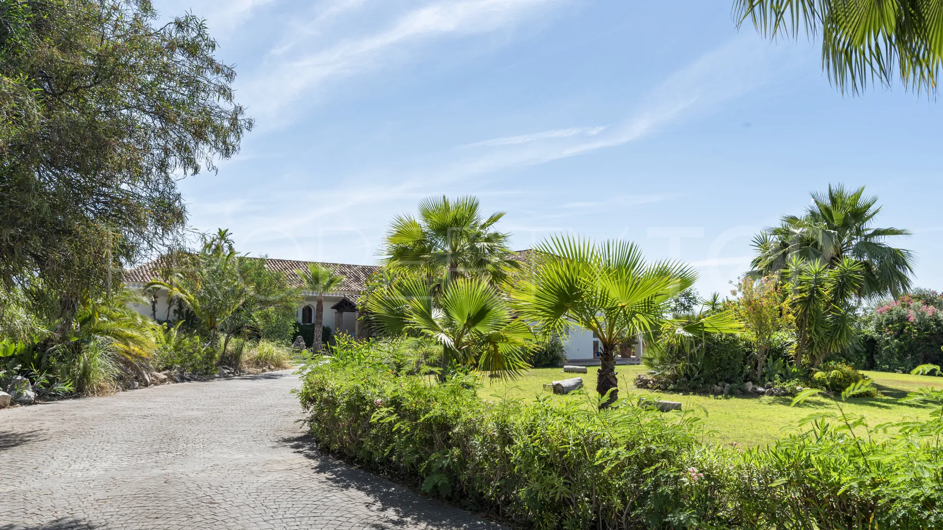 Comprar villa en Puerto del Almendro con 5 dormitorios