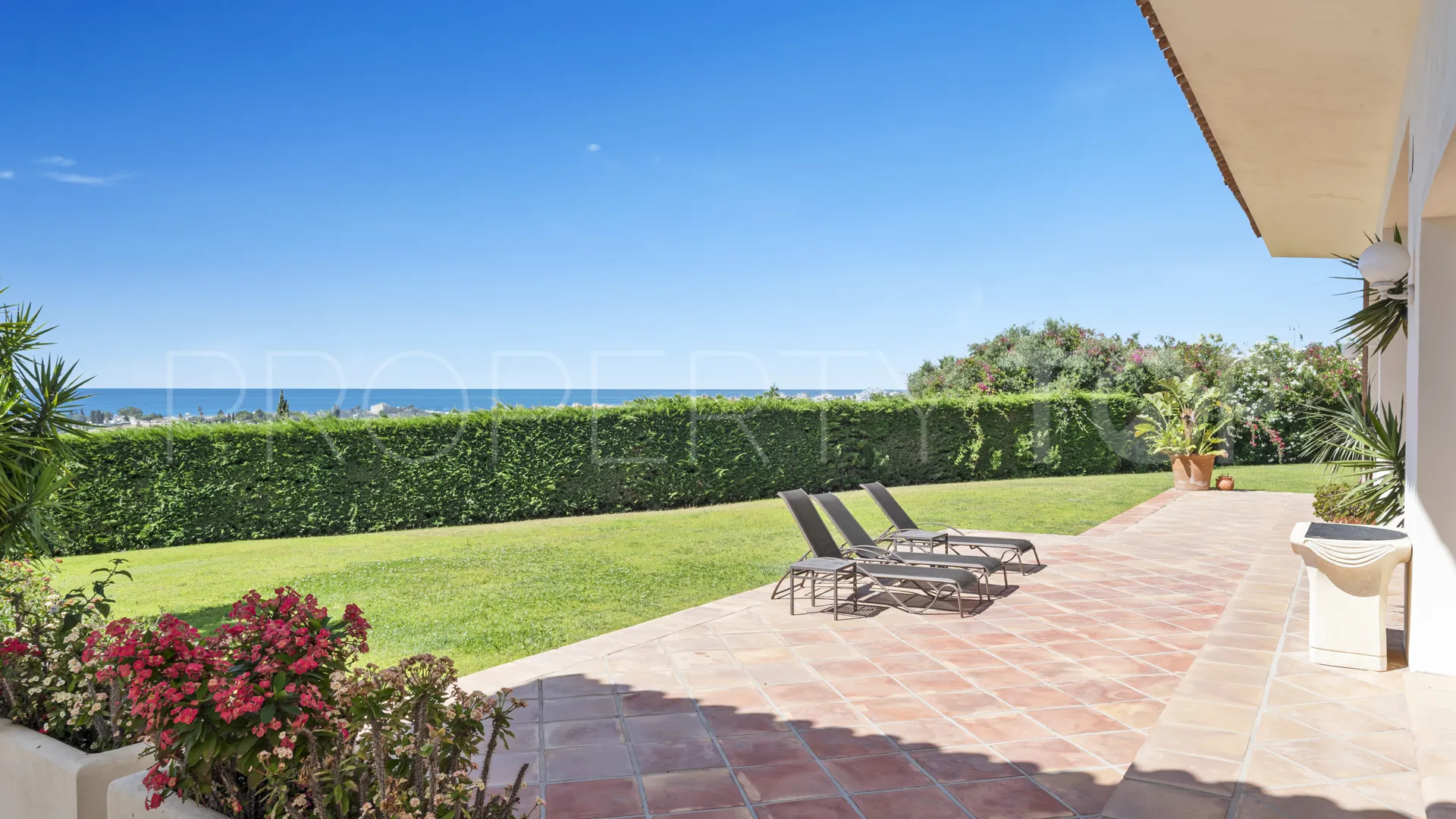 Comprar villa en Puerto del Almendro con 5 dormitorios