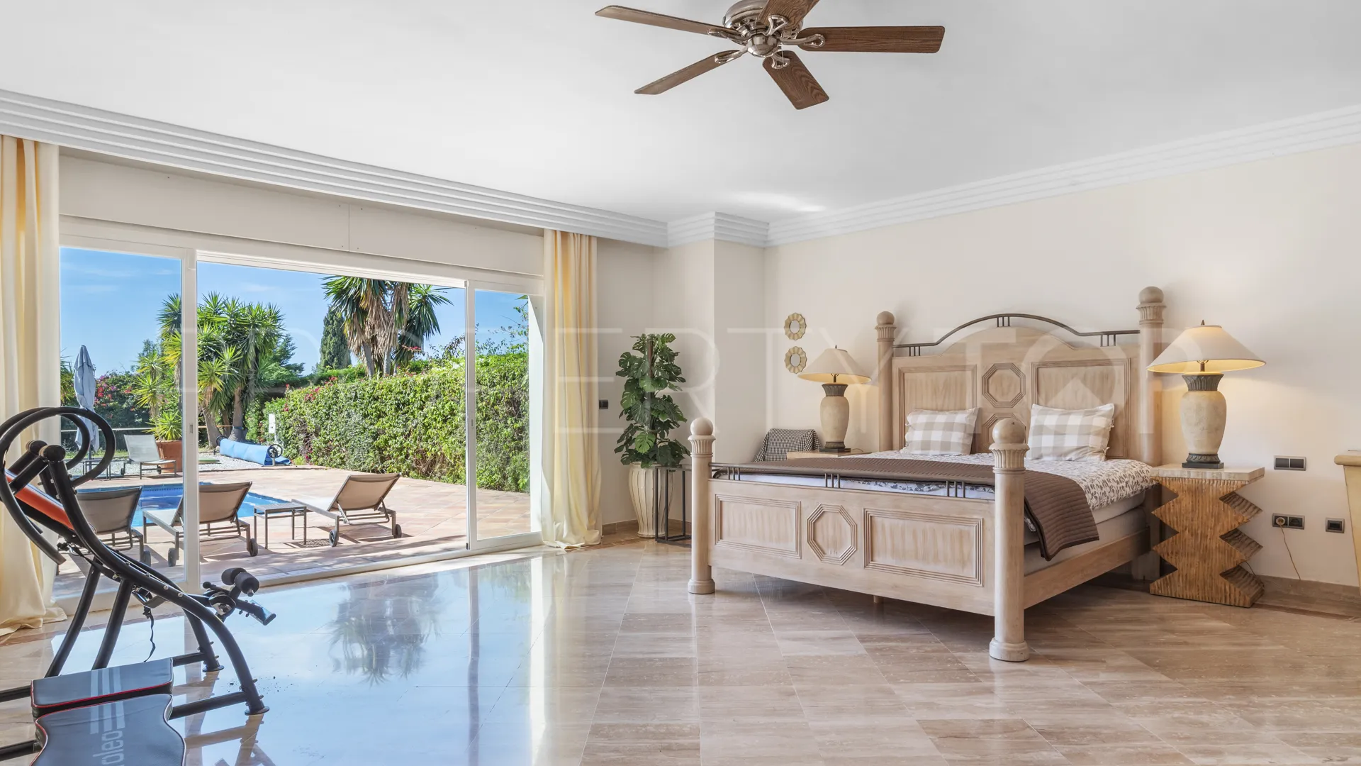 Comprar villa en Puerto del Almendro con 5 dormitorios