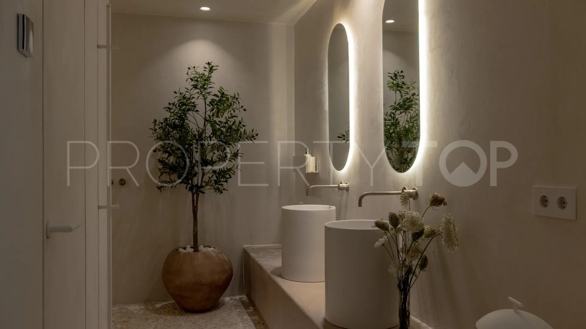 For sale penthouse with 3 bedrooms in Jardines Colgantes