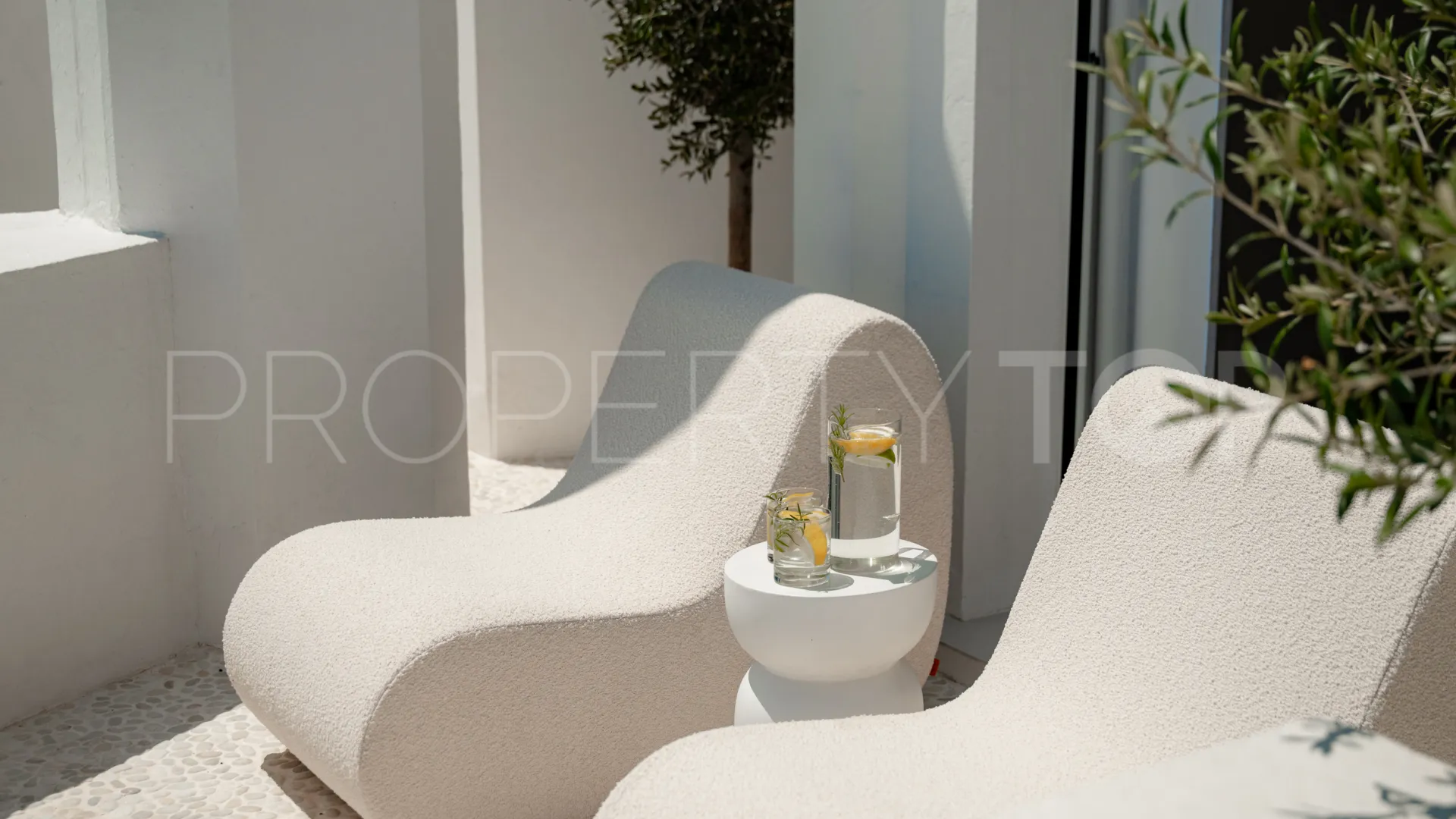 For sale penthouse with 3 bedrooms in Jardines Colgantes