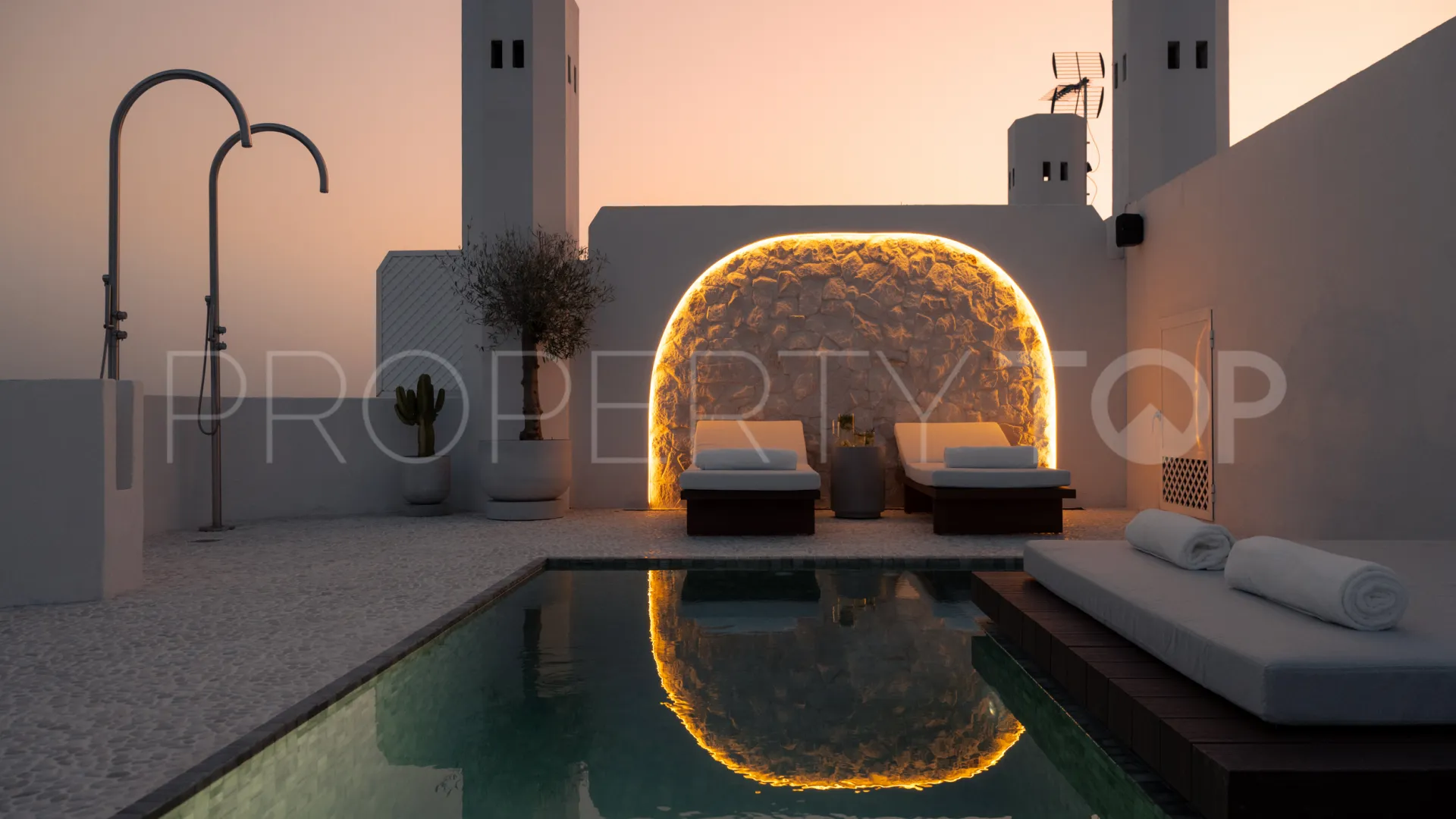 For sale penthouse with 3 bedrooms in Jardines Colgantes