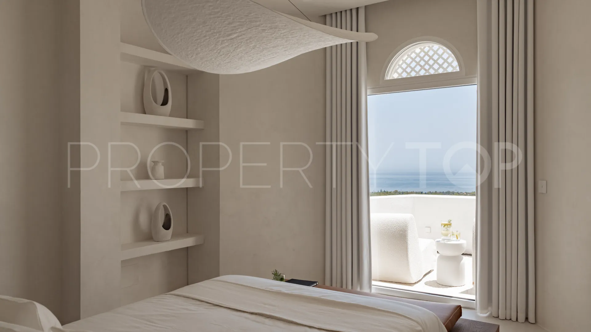 For sale penthouse with 3 bedrooms in Jardines Colgantes