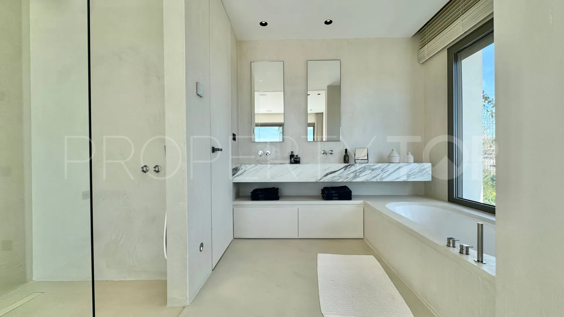 La Quinta, apartamento en venta con 3 dormitorios