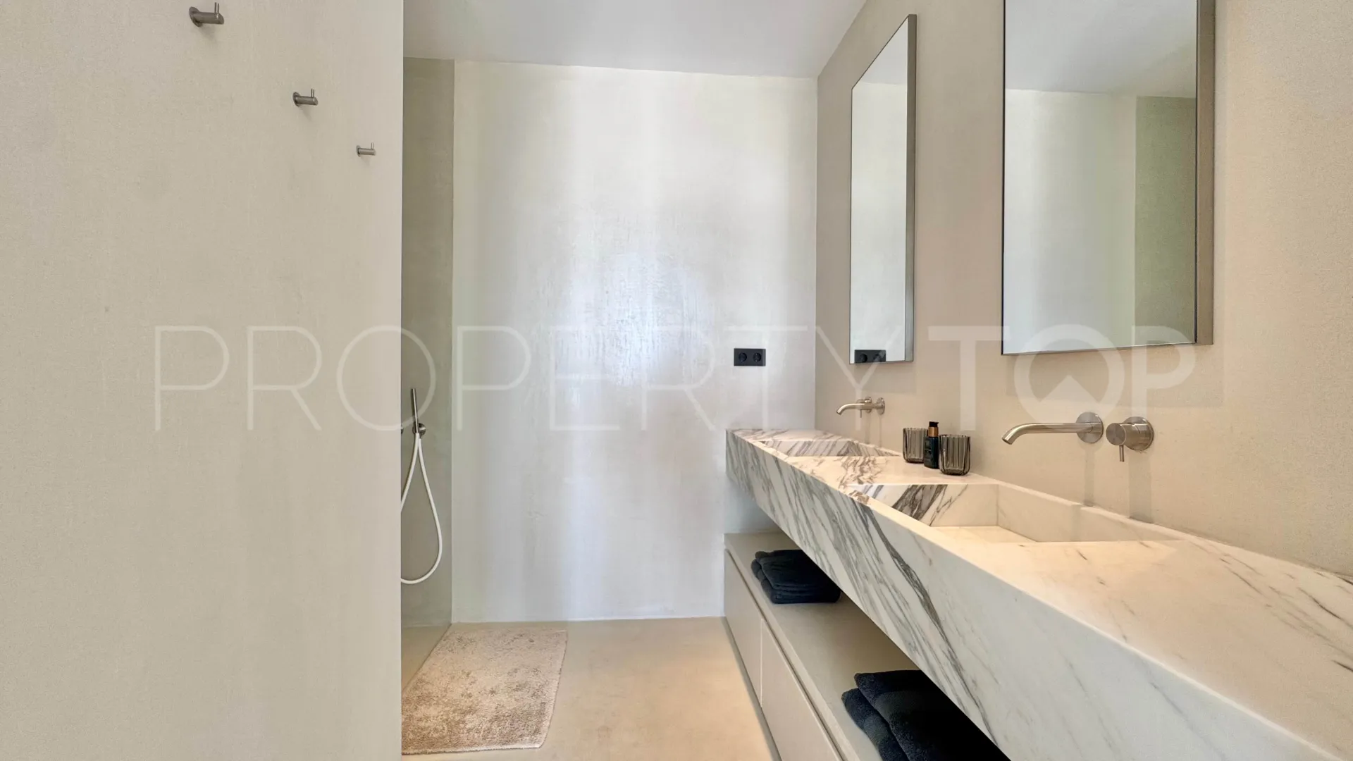 La Quinta, apartamento en venta con 3 dormitorios