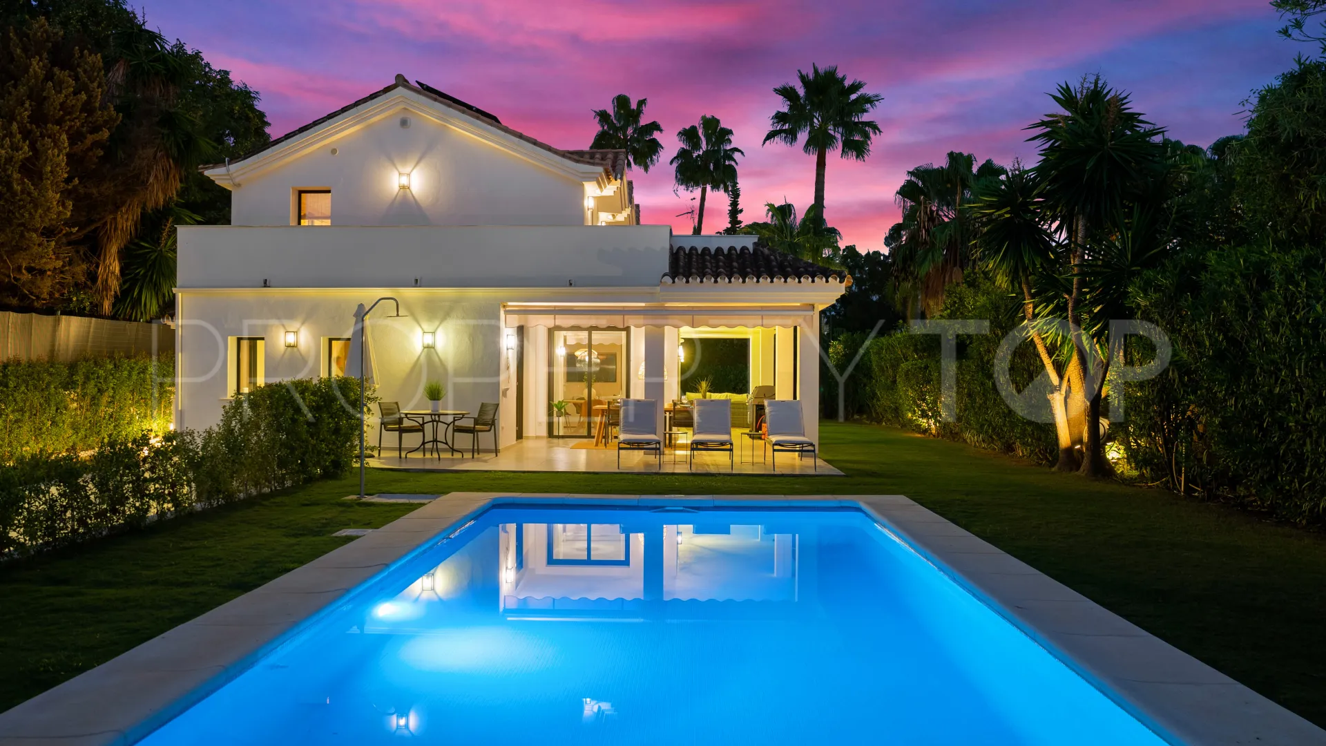 Villa en venta en Nueva Andalucia