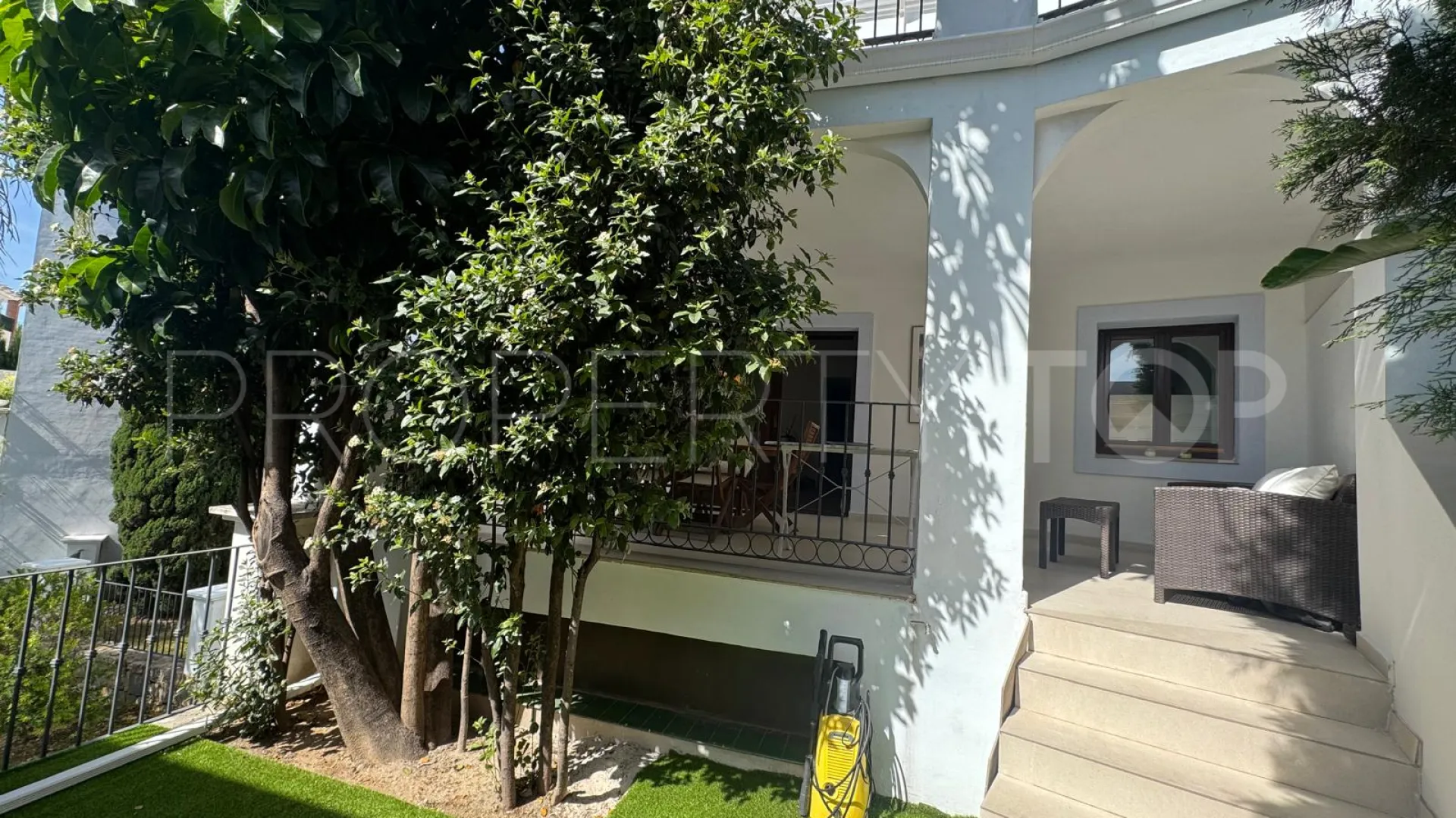 For sale El Campanario town house with 3 bedrooms