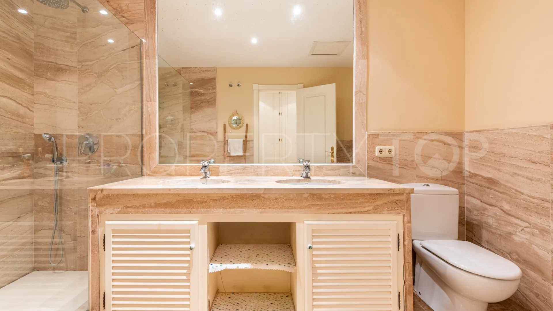 2 bedrooms Alhambra del Golf apartment for sale