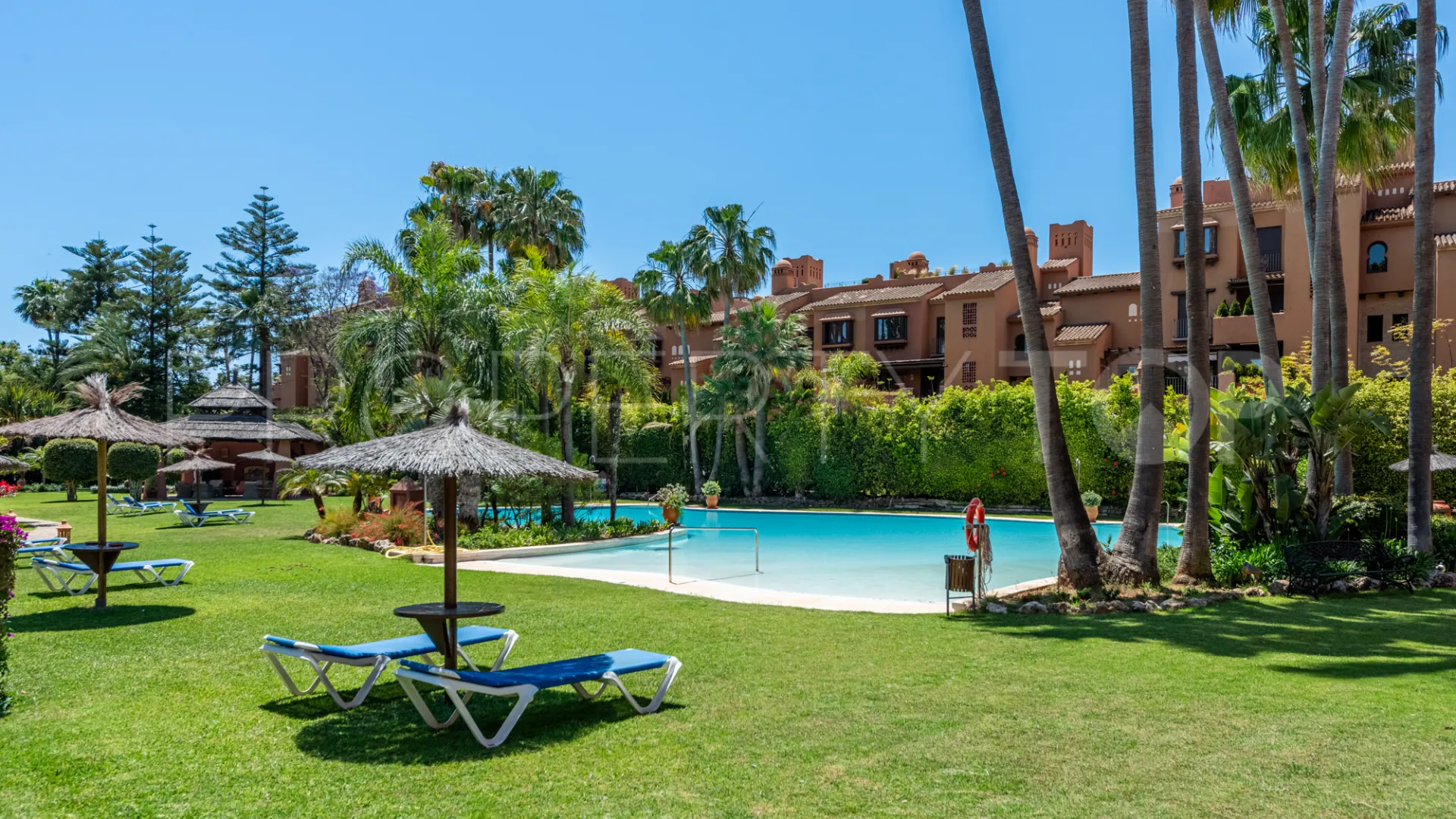 2 bedrooms Alhambra del Golf apartment for sale