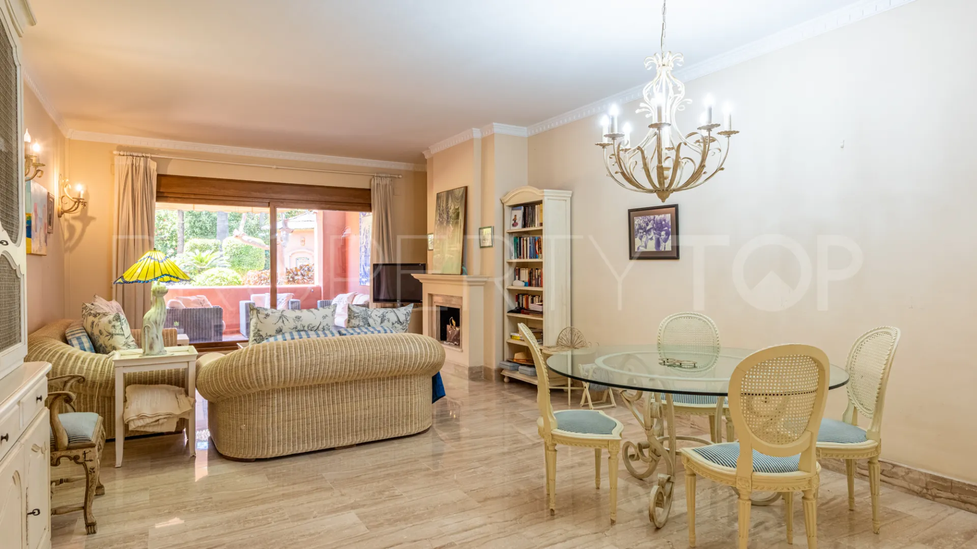 2 bedrooms Alhambra del Golf apartment for sale