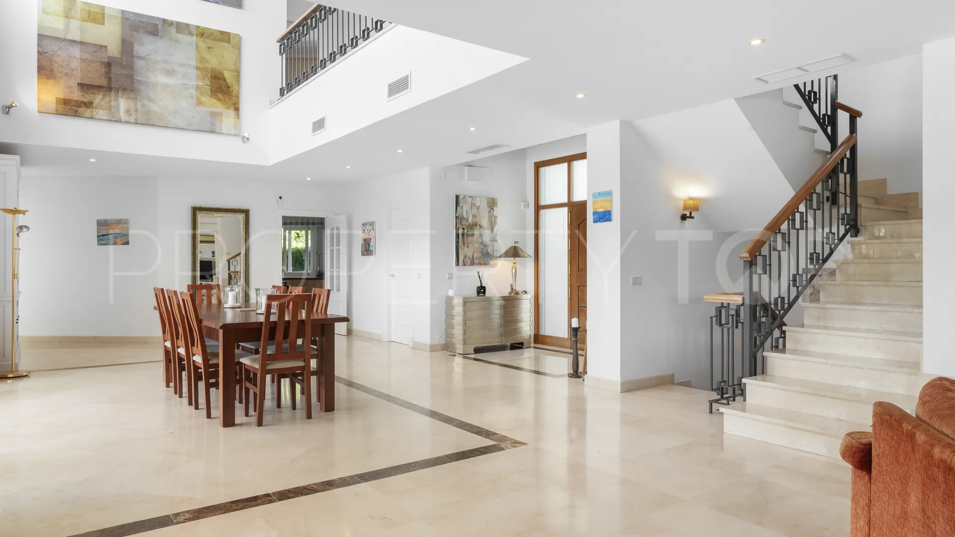 Villa for sale in Paraiso Alto with 6 bedrooms