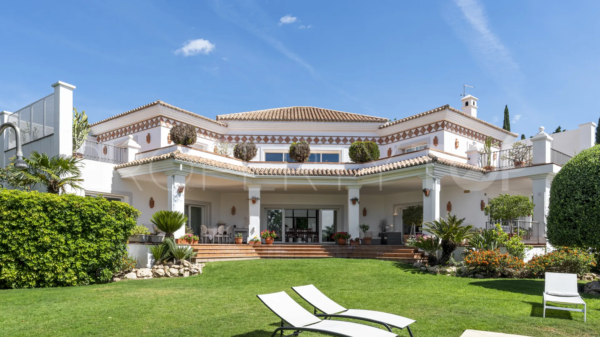 Villa for sale in Paraiso Alto with 6 bedrooms