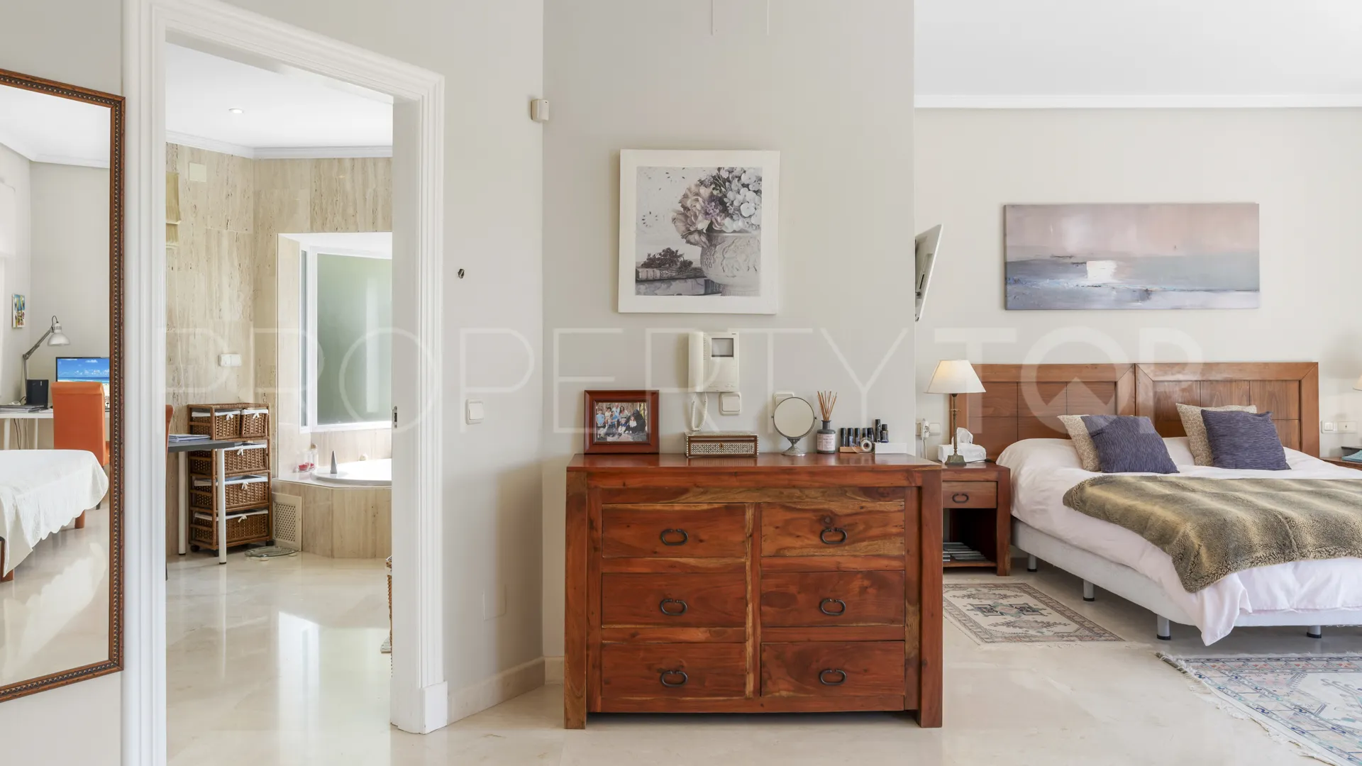 Villa for sale in Paraiso Alto with 6 bedrooms