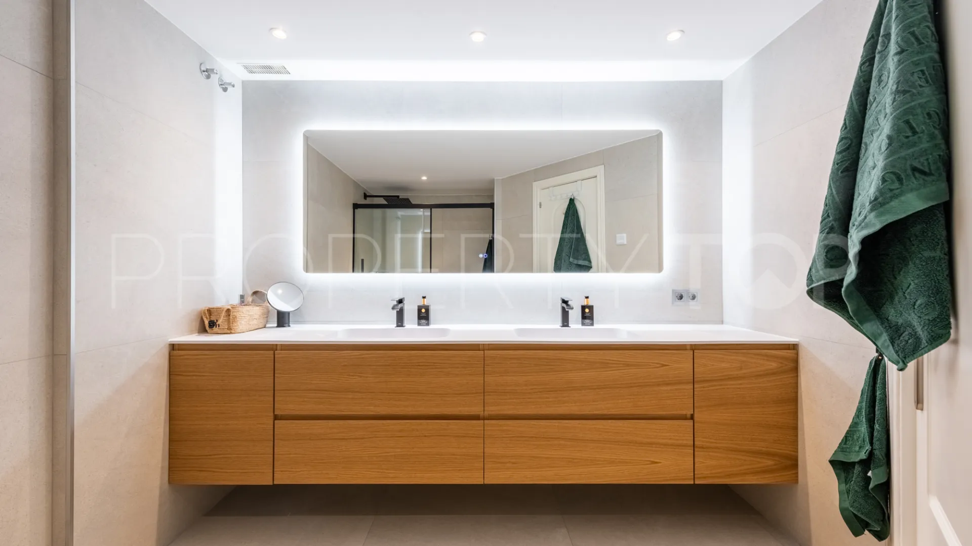 Town house for sale in Arco Iris with 3 bedrooms