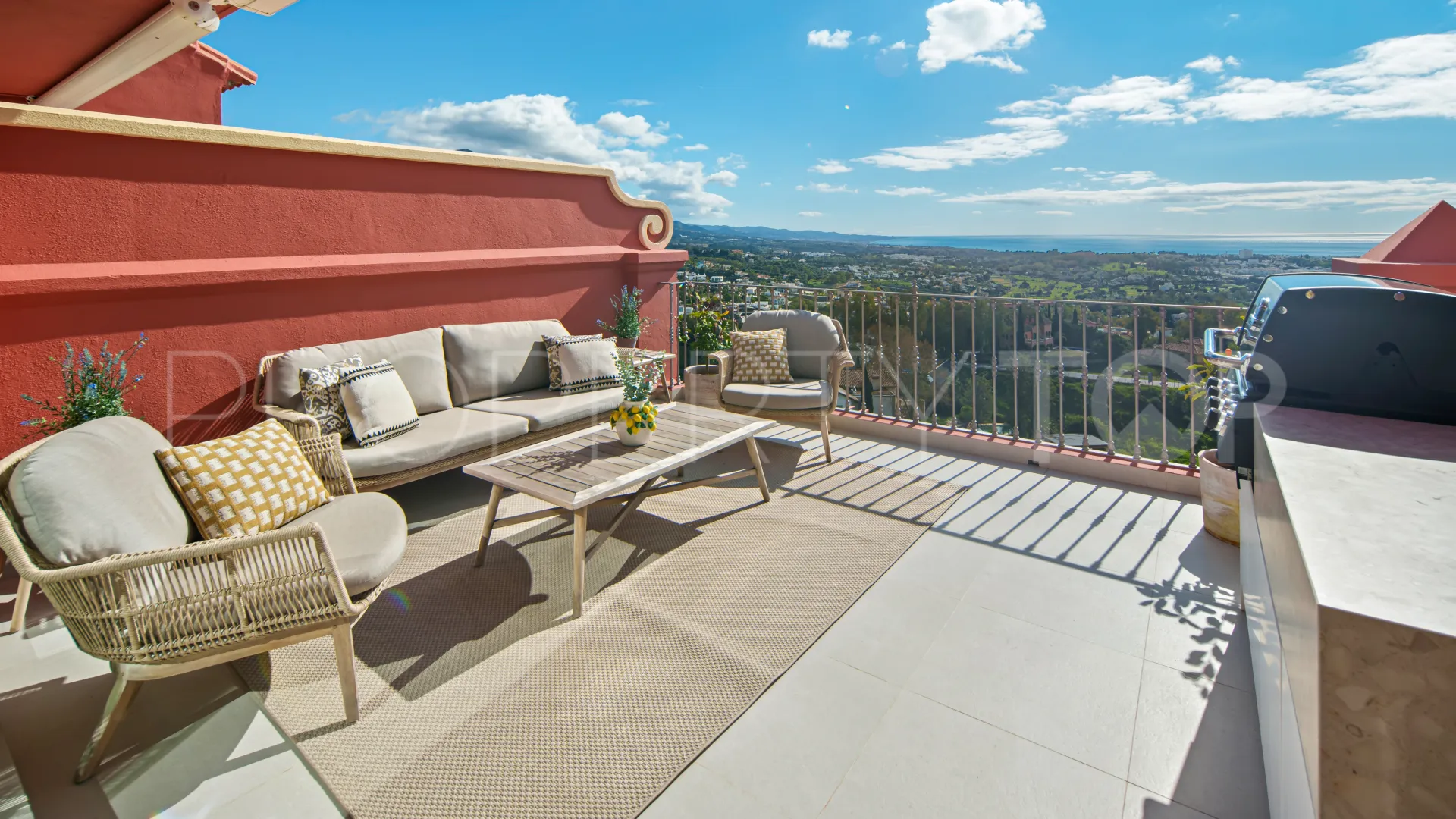 2 bedrooms penthouse in Monte Halcones for sale