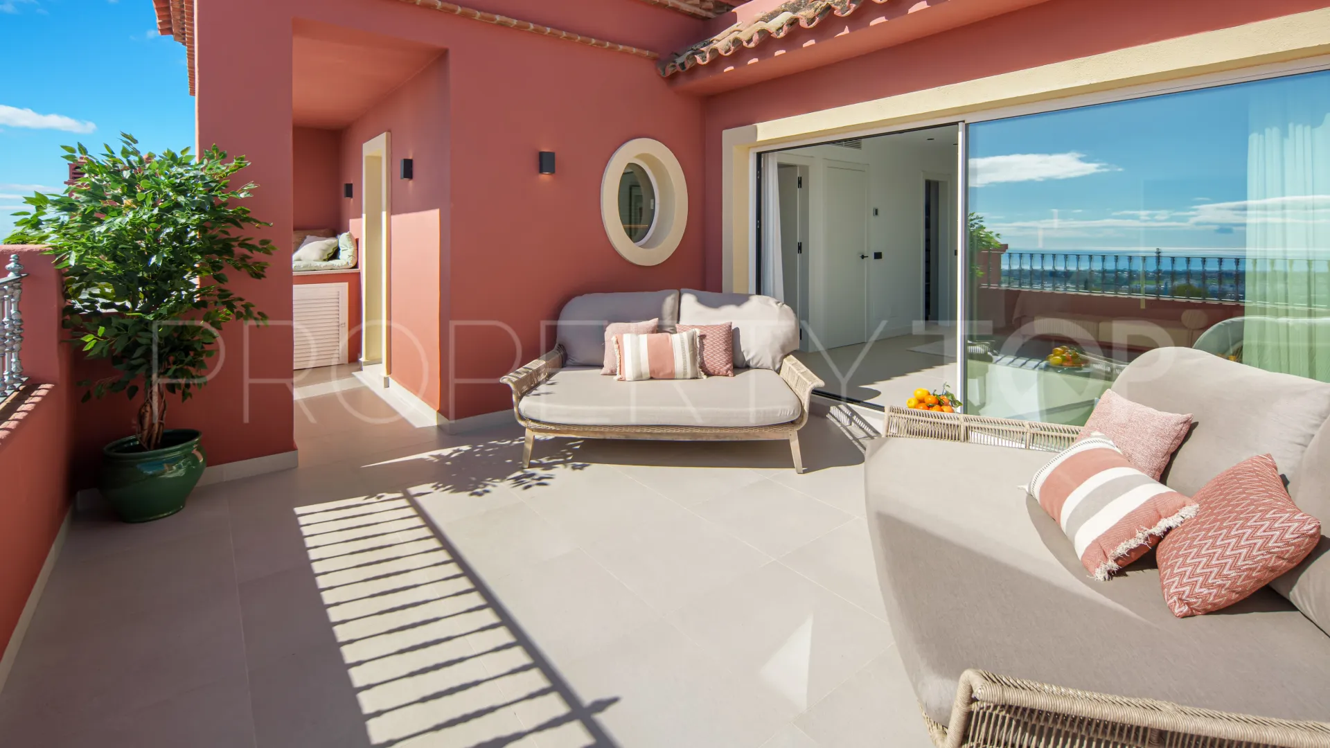 2 bedrooms penthouse in Monte Halcones for sale
