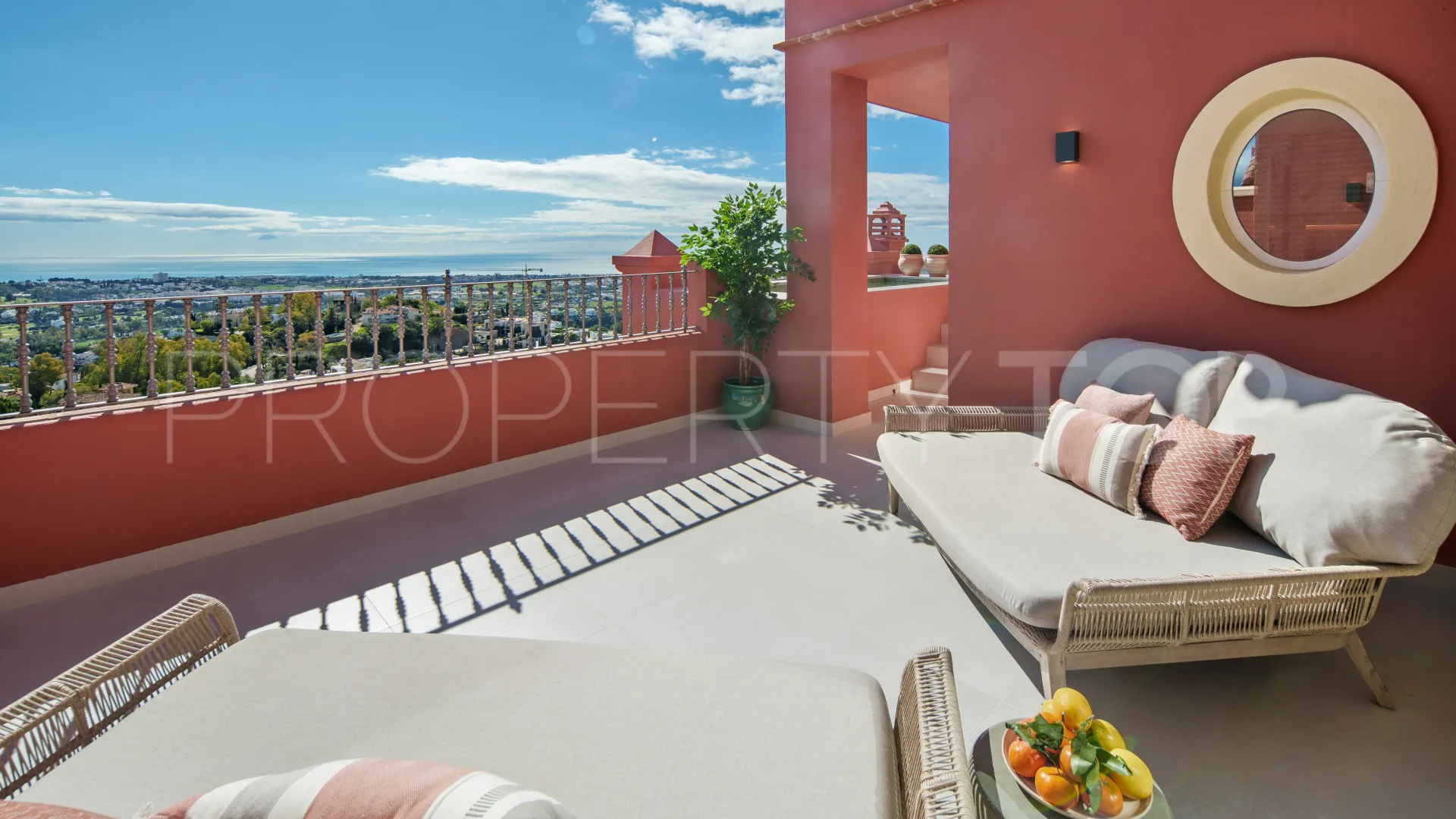 2 bedrooms penthouse in Monte Halcones for sale