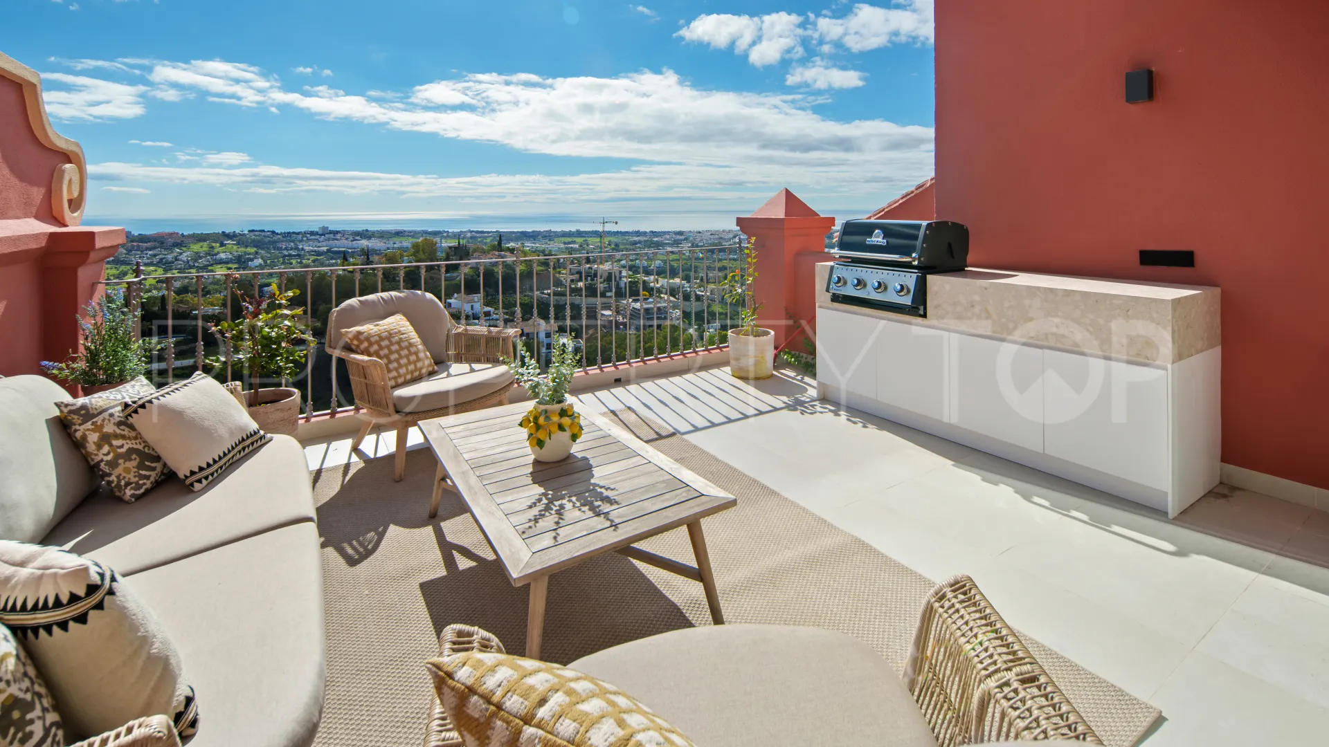 2 bedrooms penthouse in Monte Halcones for sale