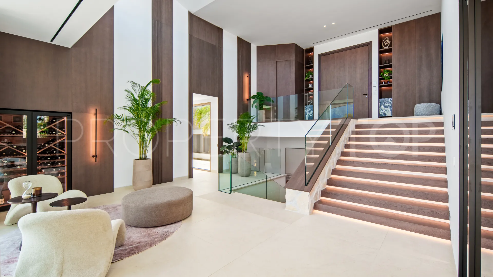 For sale villa with 5 bedrooms in Las Brisas