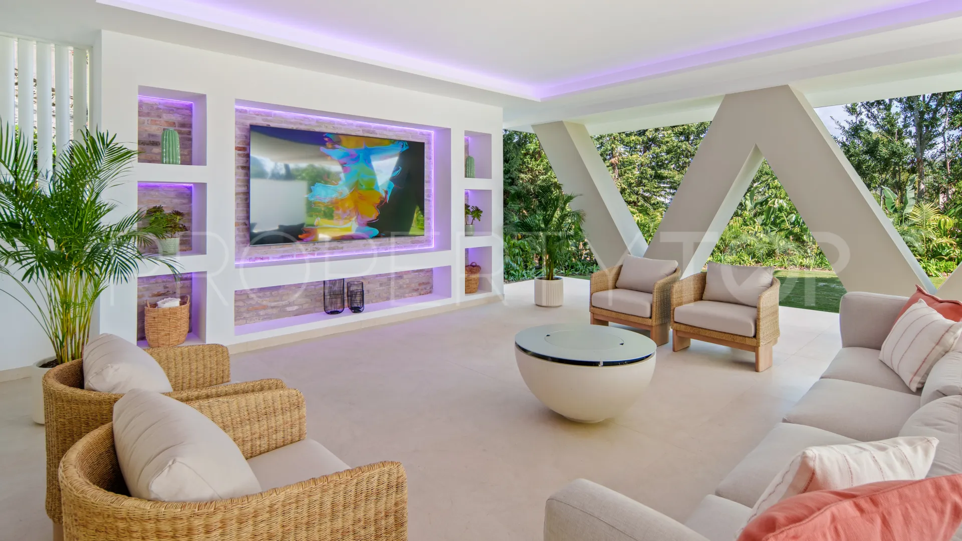 For sale villa with 5 bedrooms in Las Brisas