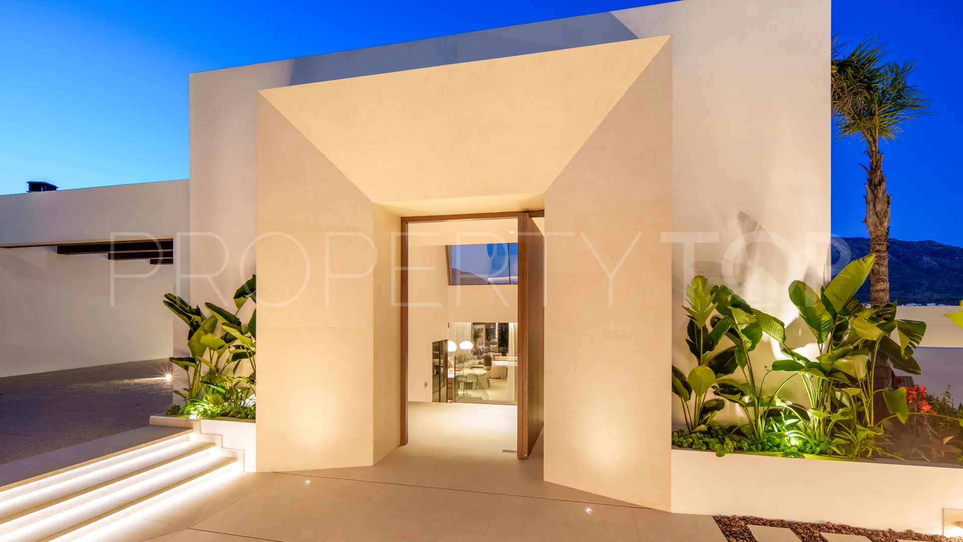 For sale villa with 5 bedrooms in Las Brisas