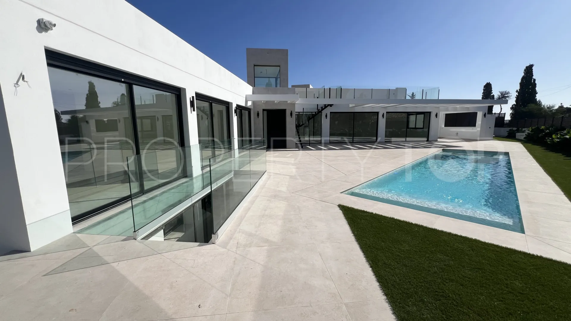 5 bedrooms villa for sale in El Chaparral