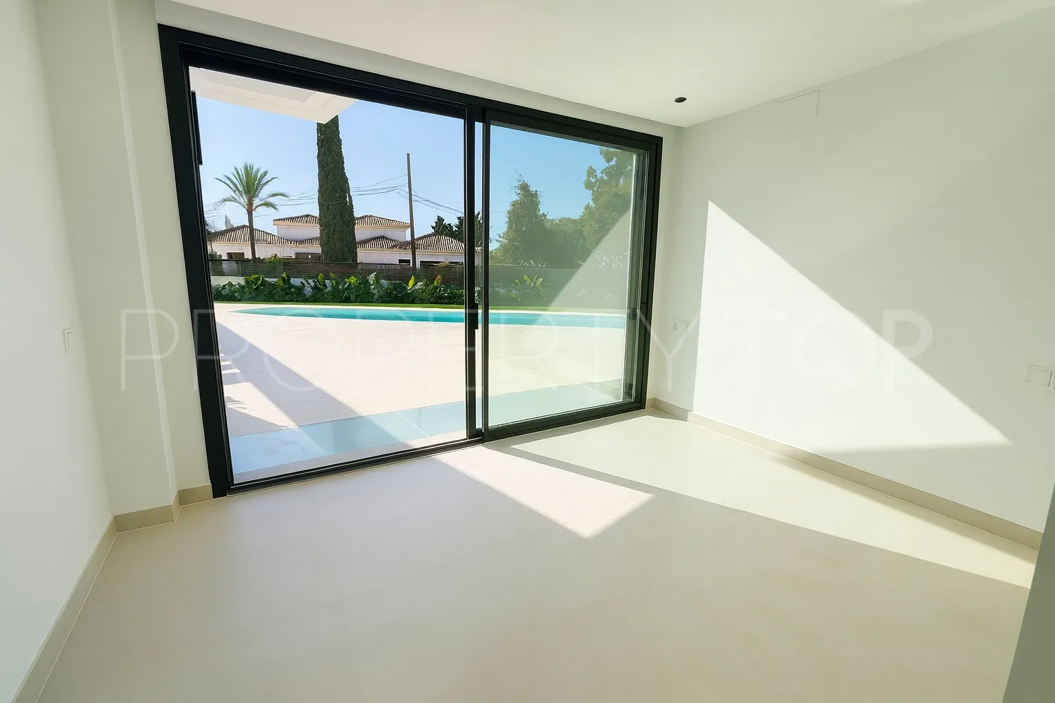 5 bedrooms villa for sale in El Chaparral